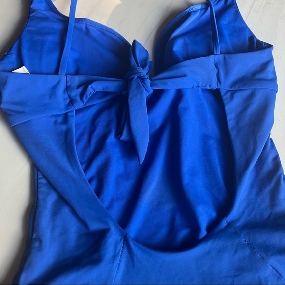 BECCA Color Code V-Wire One-Piece Swimsuit Ultra Marine Blue Medium - Picture 10 of 10
